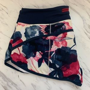 Lululemon Speed Shorts Inky Floral Ghost